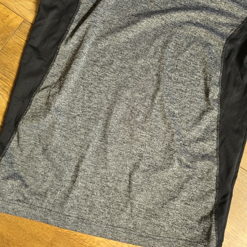 67m Under Armour Men's T-Shirt Heat Gear Small Short Sleeve Grey Black Fitted - Picture 3 of 8