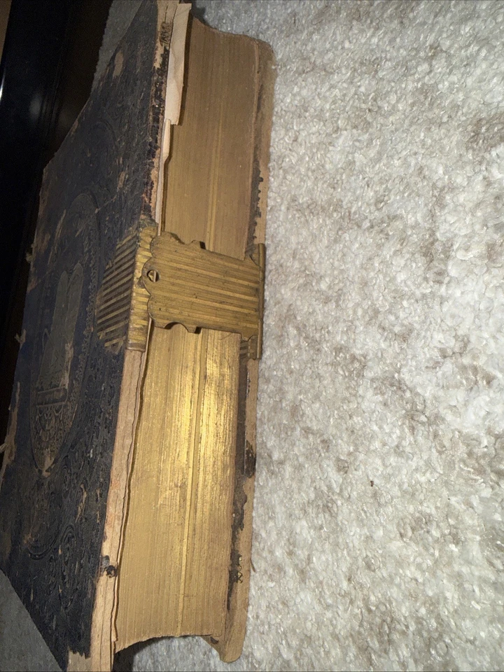 William W. Harding Holy Bible From 1864 - Rough shape rare collectible!! - Image 4 of 4