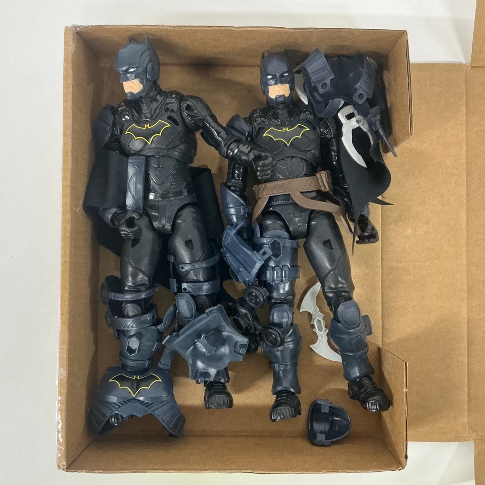 2x DC Comics Batman Action Figures w/ Accessories (90) #400 - Image 2 of 4