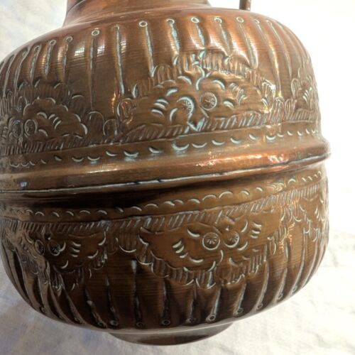 Vaso trofeo rame vintage fatto a mano ornato patina ammaccata 11" goffrato grande - Foto 7 di 17