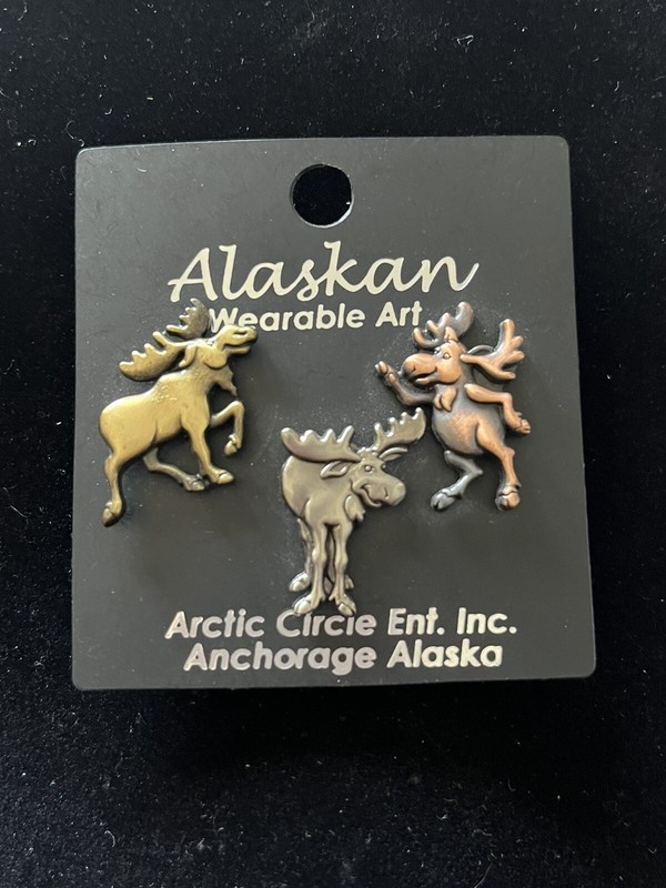 Alaskan Wearable Art Arctic Circle Ent. Inc Moose Set of 3 Pinbacks on Card New