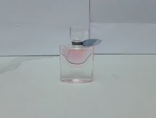 Holiday Essentials Lancome La Vie Est Belle L'Eau De Parfum Miniature 4ml -- New