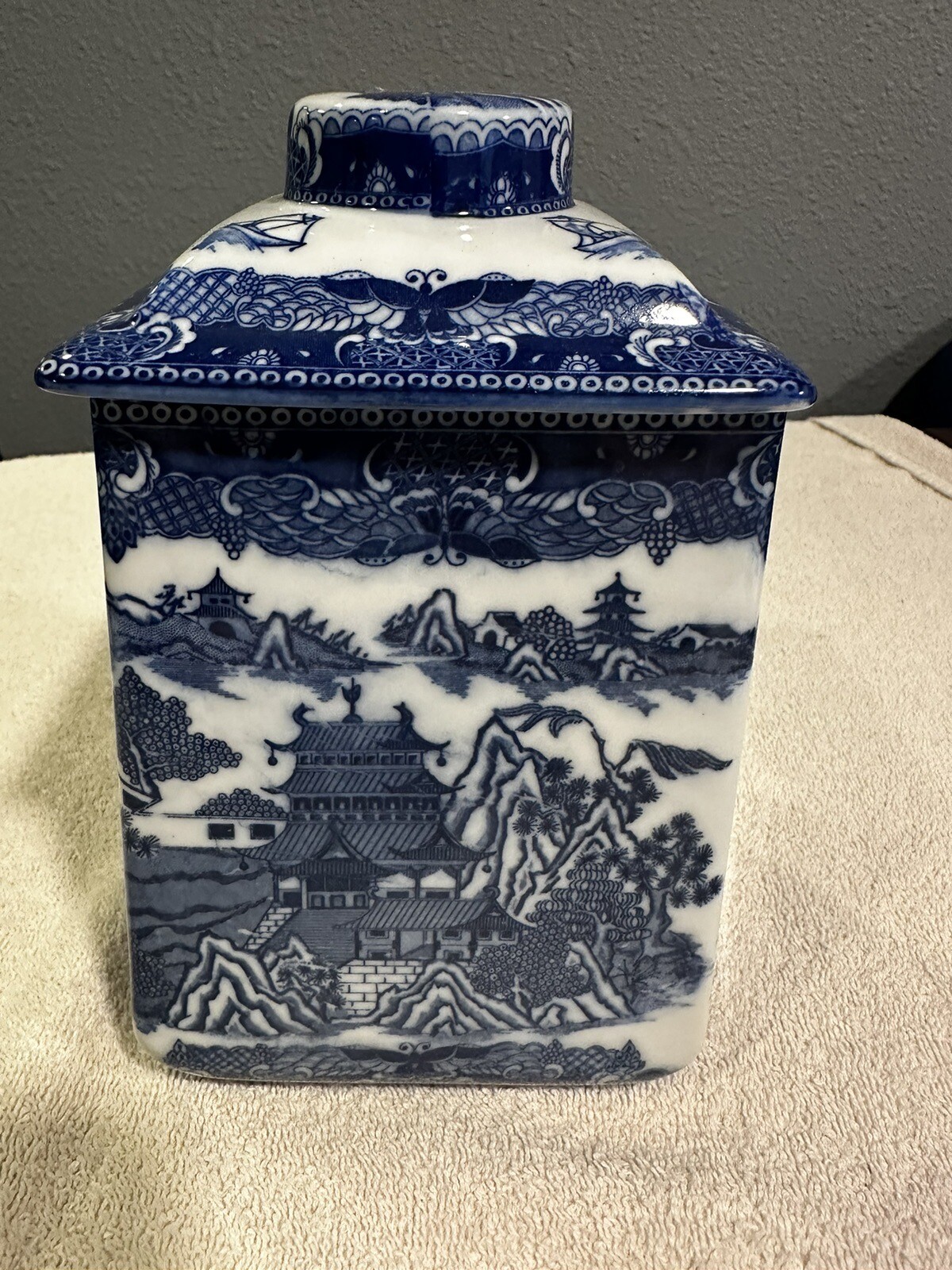 Vintage Ringtons Limited Tea Merchants Blue Willow Square Canister