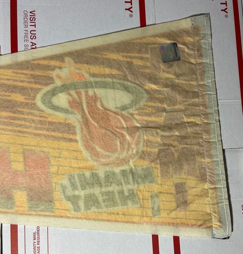 Vintage Miami Heat Felt Pennant 1990's Wincraft Cool Design - Read - Picture 6 of 7