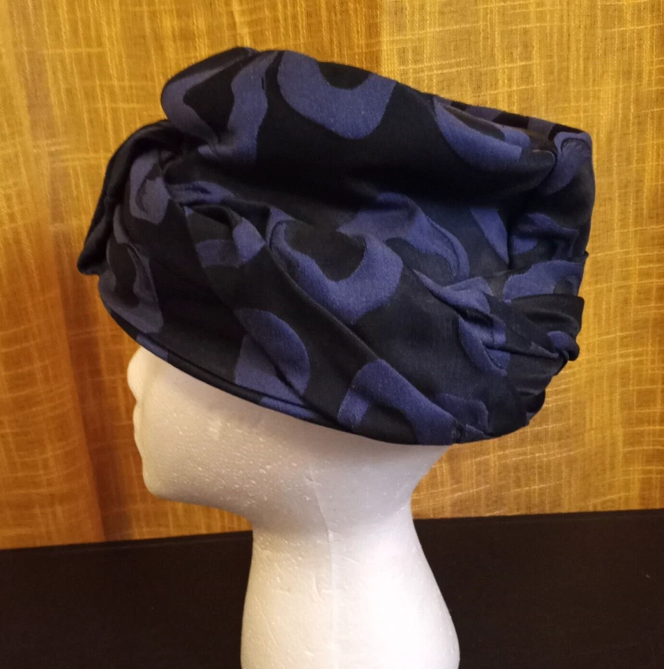 Rare 1960s Vintage Christian Dior Chapeaux Turban Style Navy Silk/Satin Hat - Image 3 of 4