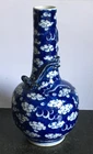 STUNNING ANTIQUE CHINESE KANGXI PORCELAIN DRAGON AND CLOUD DECORATED VASE