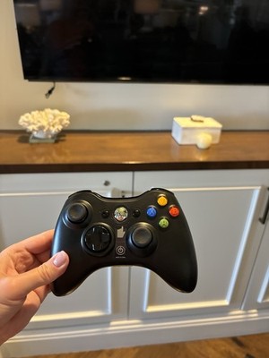 Microsoft Xbox 360 Wireless Gaming Controller - Black (Model 1403)