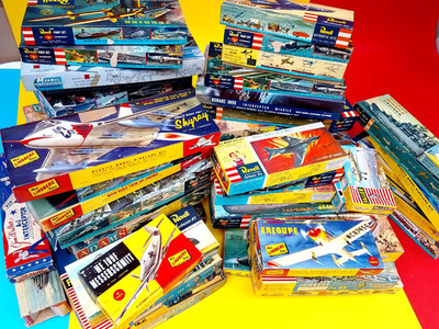 ca. 50 alte MODELLBAUSATZ LEER KARTONS 1950er-60er REVELL LINDBERG FALLER RENWAL