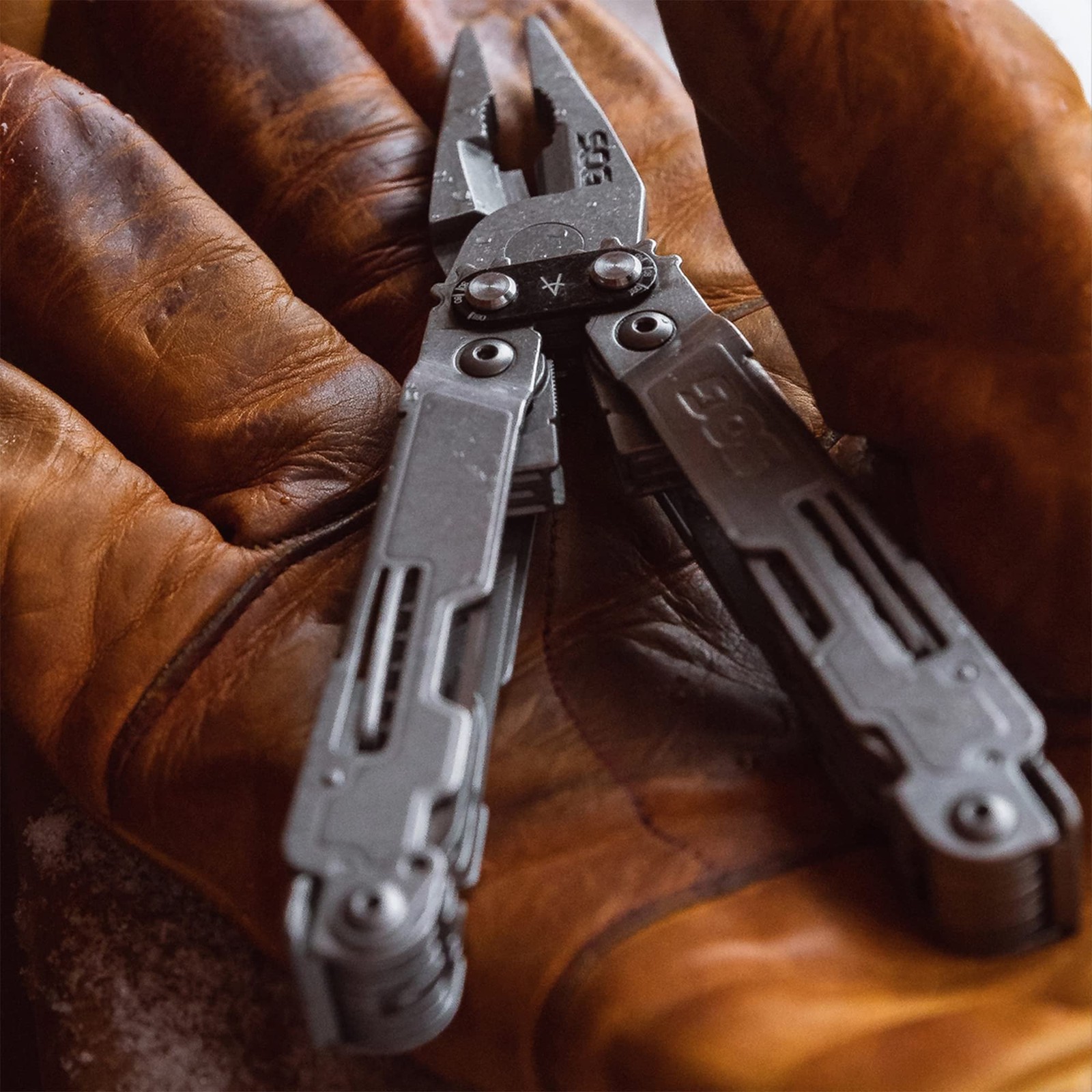 SOG Specialty Knives SOG-PA2001-CP  21-in-1 EDC PowerAccess Deluxe Utility