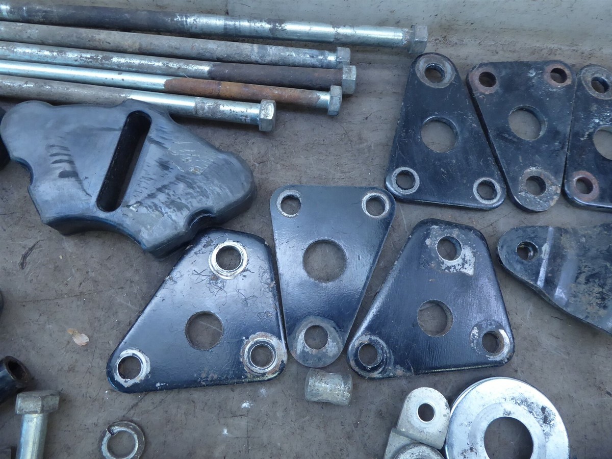 1977 Kawasaki KZ400 K716) misc bike bolts parts mounts