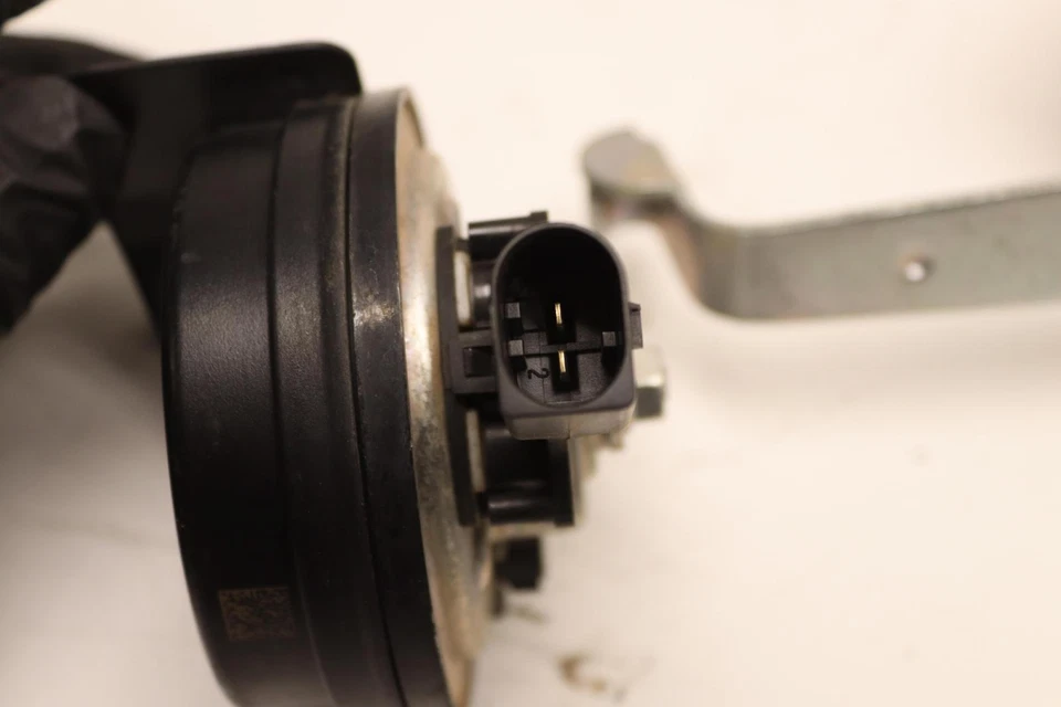 2020-2023 BMW M235I F44 LEFT SIDE LOW HORN TONE NOTE PITCH ALARM SIREN OEM - Image 3 of 4