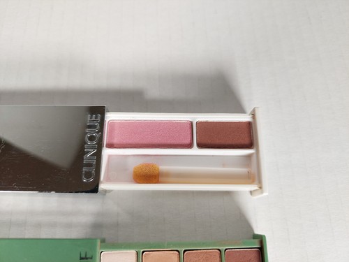 Lot 2 Clinique Travel Eye Shadow Duo Strawberry Fudge .07 & Quad Teddy Bear .04 - Picture 3 of 11