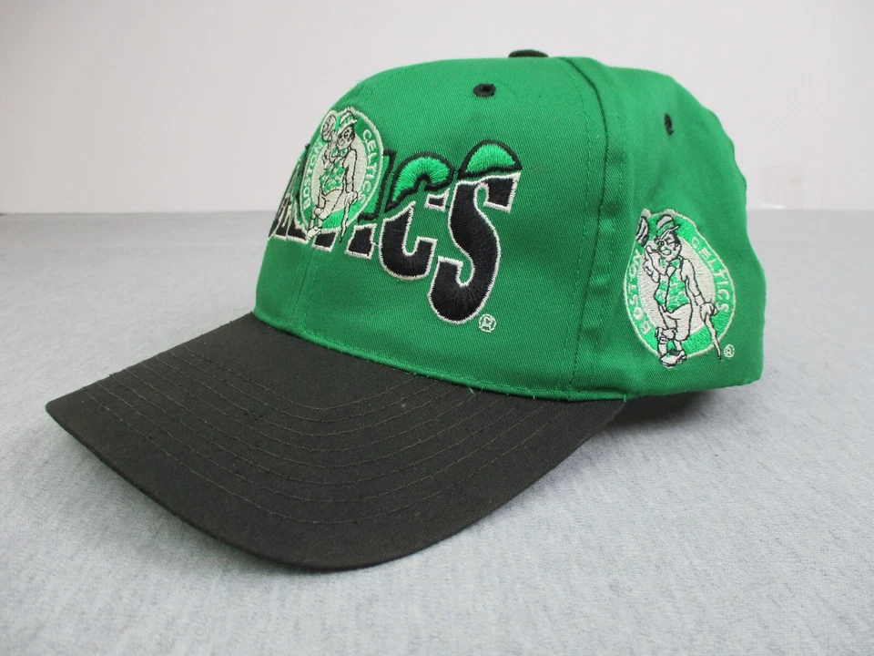 De colección Boston Celtics Sombrero Snapback NBA Verde Logo Grande Blockhead Spellout G Gorra Foto 4 de 4