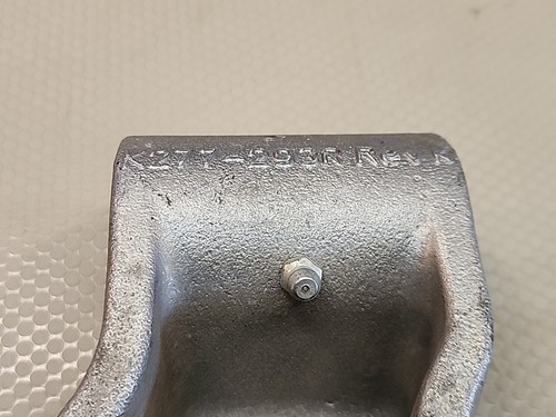 KENWORTH BRACKET-HOOD HINGE K277-293R - Picture 2 of 3