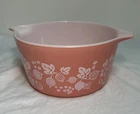 Pyrex 473 Round Glass Casserole Dish 1 qt Pink Gooseberry