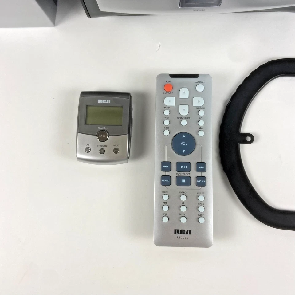 RCA RS2056 5-CD/MP3/Tuner/AUX Stereo System w/ Remote & MP3 Player ~ Very Good - Image 3 of 4