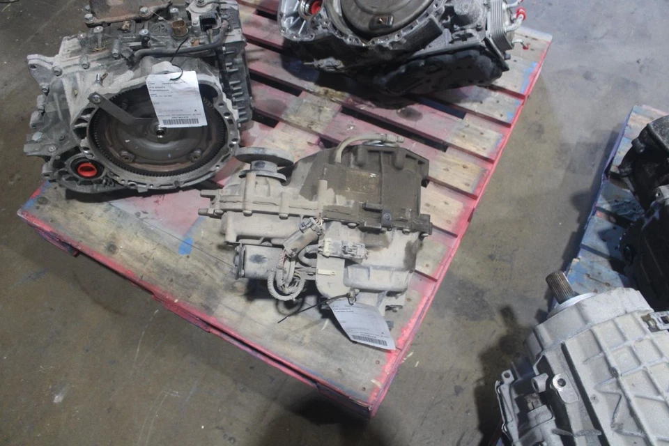 2008 KIA SORENTO 4WD Transfer Case OEM Used 143K Miles Part #473004C111 Foto 2 de 4