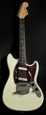 Fender Japan mustang アイボリー Fender Japan MG65 Mustang White Crafted in Japan 2006-2008