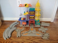 WORKING Geotrax Big City Lights Center Fisher-Price Lot W/ Bus & Track