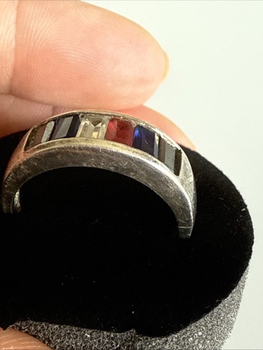 Anello argento sterling fascia pietra rossa bianca blu gioielli vintage 925 misura 11,5 - Foto 2 di 6