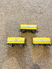 Hornby & Hornby Triang . R237 Blue circle cement wagons X 3