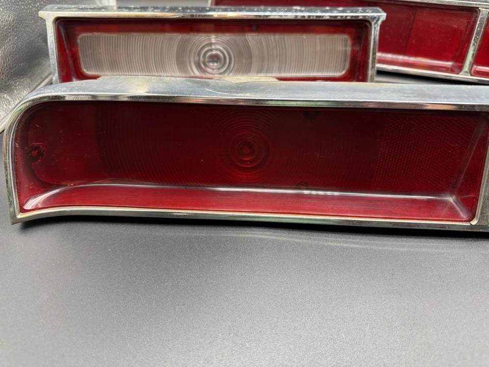 Juego de carcasas de luces traseras cromadas AMC AMX Javelin LH-RH Javelin 1970 y luz de respaldo OEM Foto 4 de 4