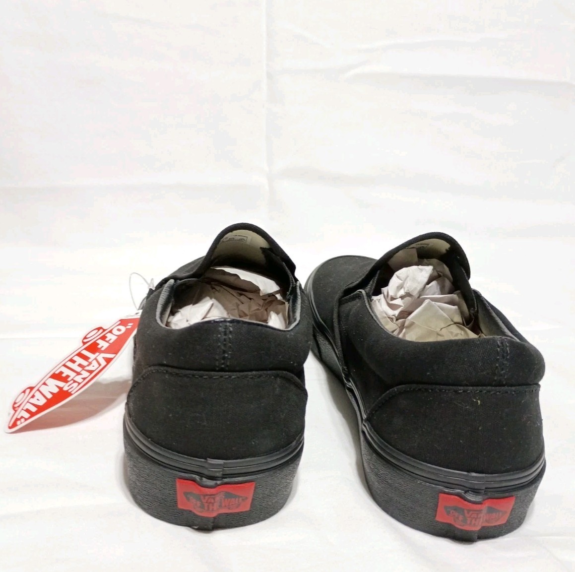 VANS Classic Slip-On Shoes Classic Canvas Men’s/ Women’s Sneakers thumbnail 2