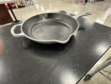 Le Creuset 26 Cast Iron Enamel  Double Spout ...