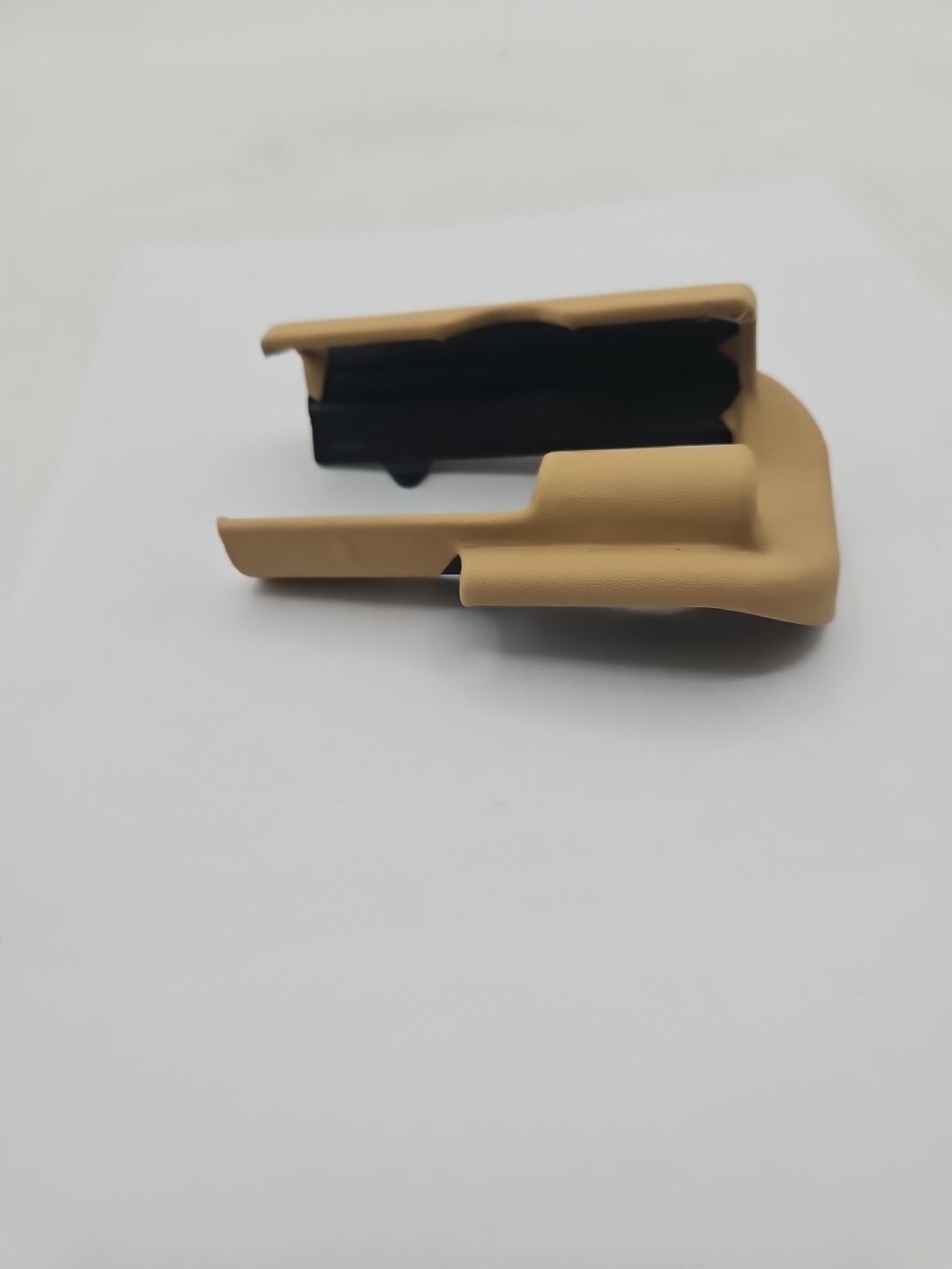 BENTLEY-SEAT BRACKET COVER (3W3881810)