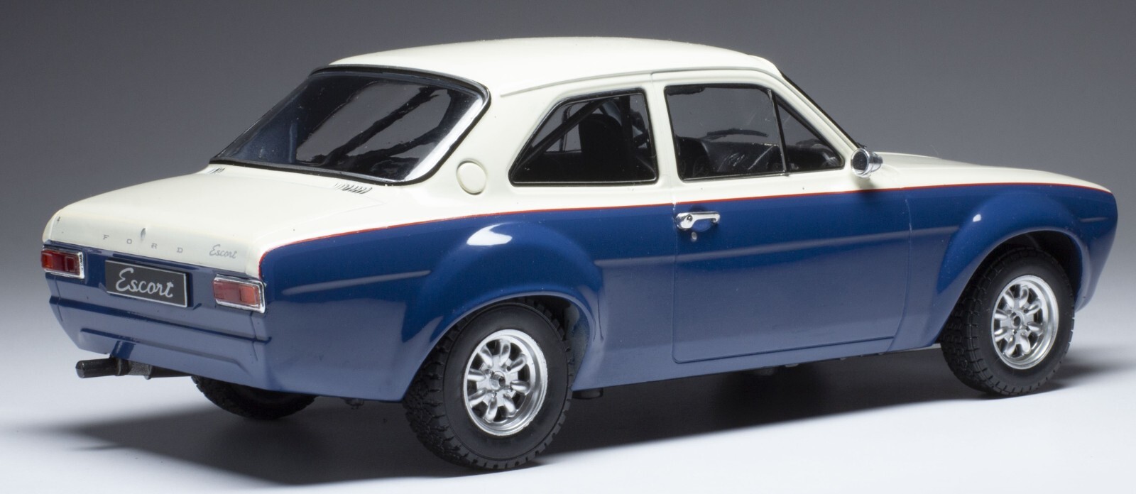 IXO Models 1/18 Scale 18RMC141LQ Ford Escort MK1 RS #6 1974 H.Mikkola