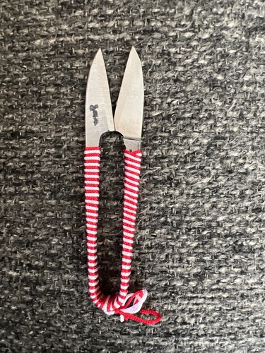 KOTOBUKI Traditional Japanese Thread Scissors Red and White Wrapped ...