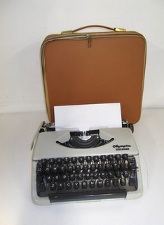Vintage Olympia Splendid 66 Portable Typewriter & Case Working Exc. Cond. #W6