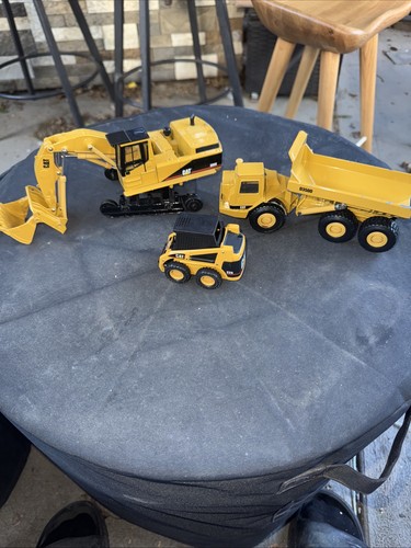 Norscot 1/50 55004 Cat 5080 236 Skid Steer D350D PARTS LOT