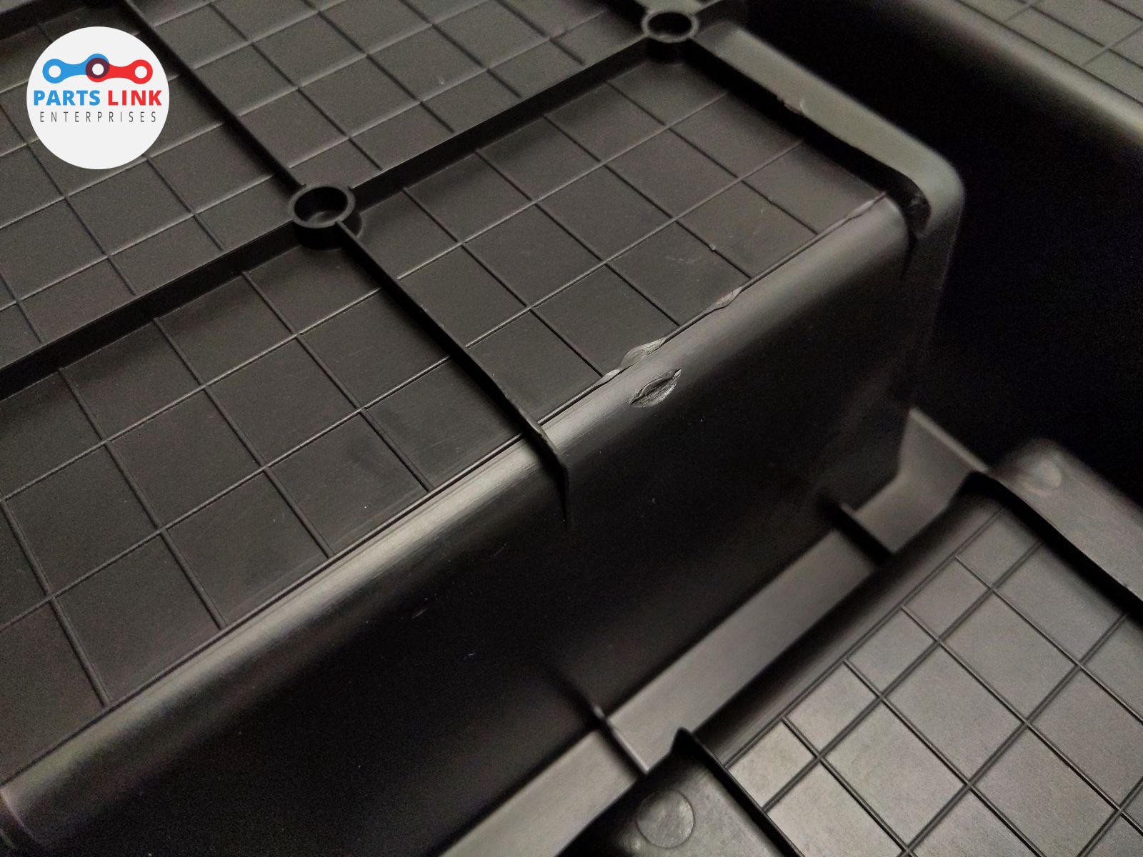 2017-22 MASERATI LEVANTE REAR TRUNK CARGO STORAGE TRAY TOOL COMPARTMENT M161 OEM
