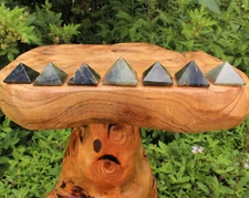 Labradorite Pyramid 1" - 1.25" (25-30 mm Natural Gemstone Pyramid Crystal)