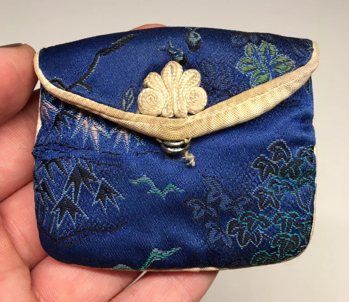 Vintage 20th C. Chinese Embroidered Small Coin Purse Asian Needlework