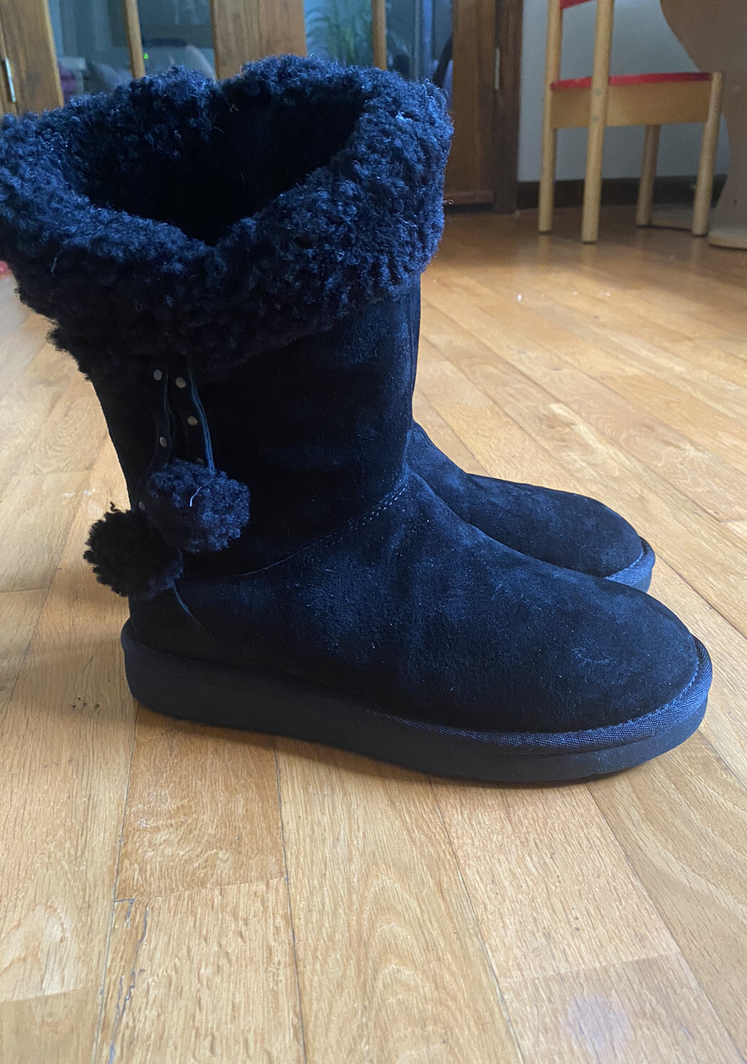 UGG Australia Plumdale Cuff Short Black Boots Size 5 - New!