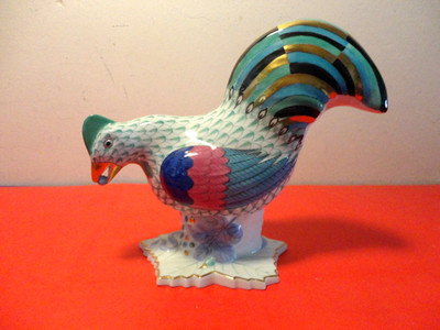 Herend Green Fishnet Rooster with Pea # 5016 Porcelain Figurine (7.25 by 8'')