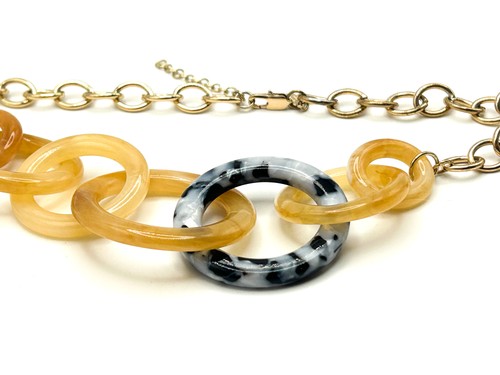 Oliver Bonas Juno Resin Link Necklace – Gold Tone Chain, 19”