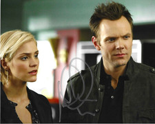 * KATHERINE MCPHEE * signed 8x10 photo * COMMUNITY * COA *