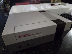 Nintendo NES Action Set System Console Complete in Box CIB Zapper Mario Duck