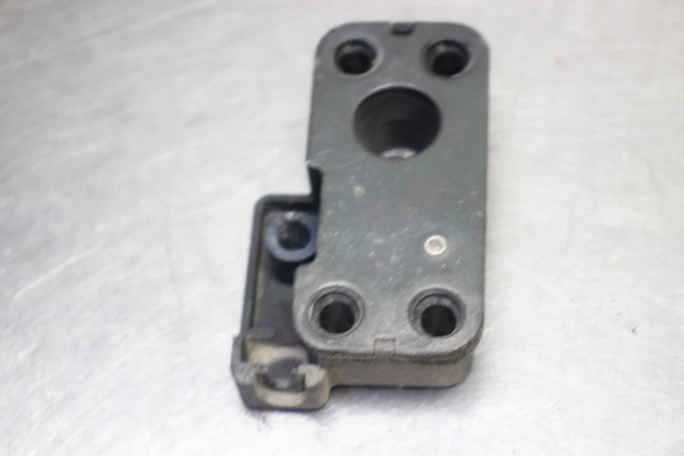 00-05 Kawasaki ZR7S ZR750 Rear Passenger Seat Latch Foto 2 de 4