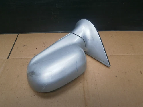 HYUNDAI SANTA FE 2003 PASSENGER SIDE ELECTRIC DOOR MIRROR SILVER LL  FOR SPARES