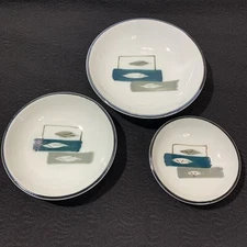 Vintage Japanese Bowls Nesting Ceramic Round 3-pc Set White Japan