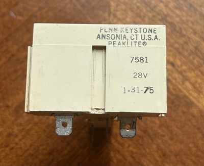 Penn Keystone Peaklite 7581 28V Vintage Industrial Indicator Lamp Modules 70 s