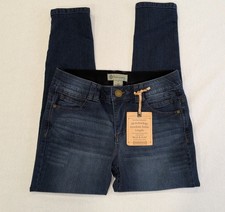 NWT Democracy Women's  Ab Technology  Freedom Ankle Jeans. Size 8