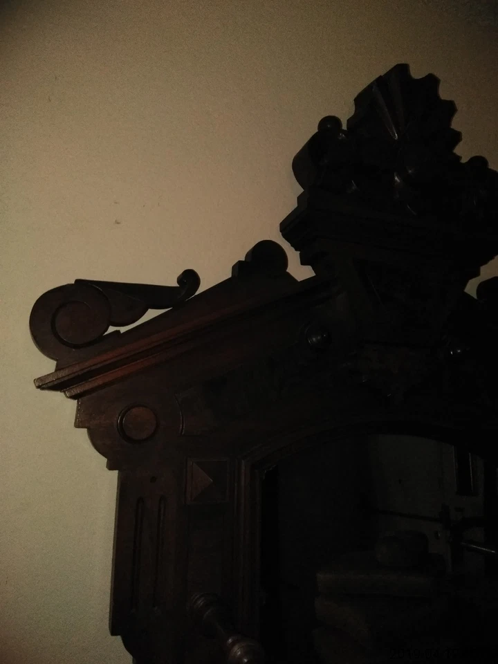 古董 Eastlake 维多利亚大厅树 - 核桃大约 1880 年 — 第 4/4 张图片