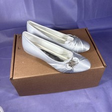 Women  s Bridal Shoes Elegant Park New Size 6.5 Silver Heels