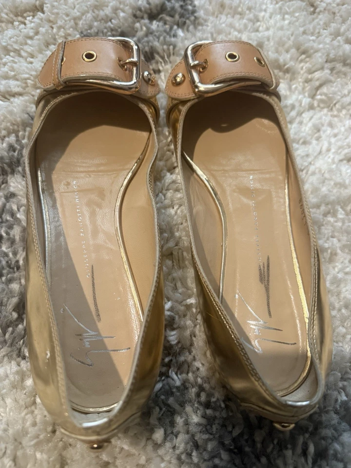 Giuseppe Zanotti Espejo Metálico Oro Rosa Hebilla Ballet Pisos N5871 Talla 38 Foto 3 de 4
