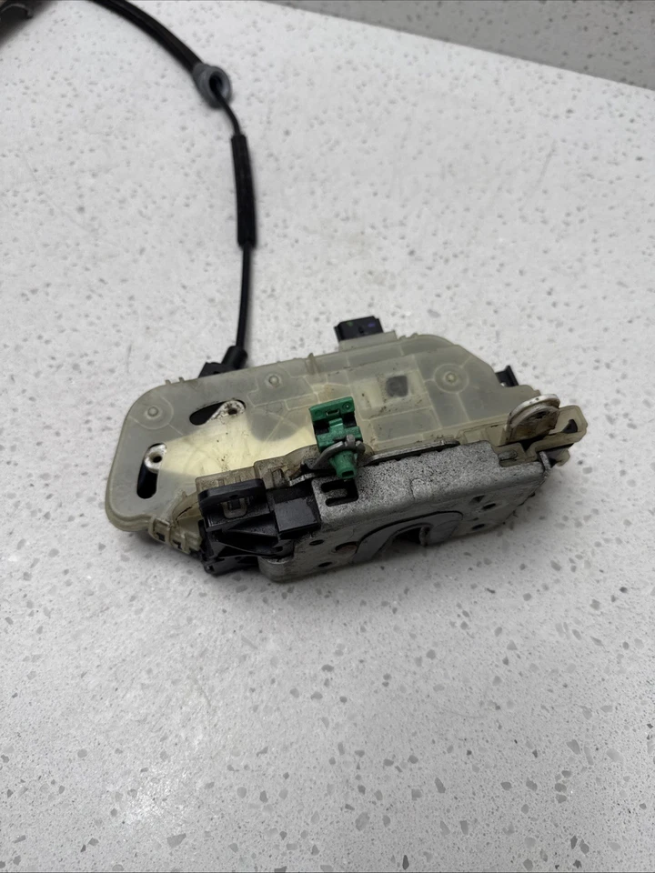 2018 FORD Explorer Front Left Door Latch Foto 3 de 4